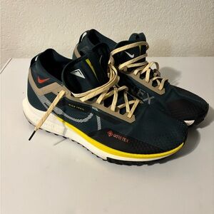 Nike Pegasus Trail GTX - Dark Green, Yellow, and Orange